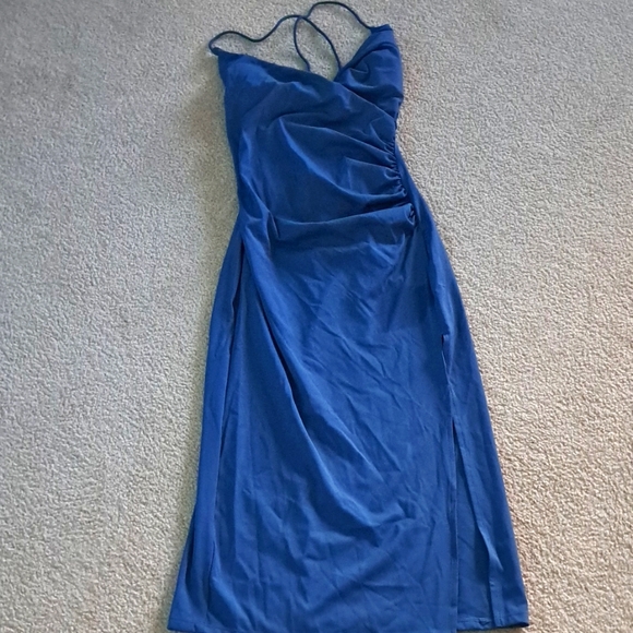 MEDIUM.    SOFTLY ZERO CROSSOVER LACEUP BACK COOL TOUCH DRESS - Picture 5 of 10